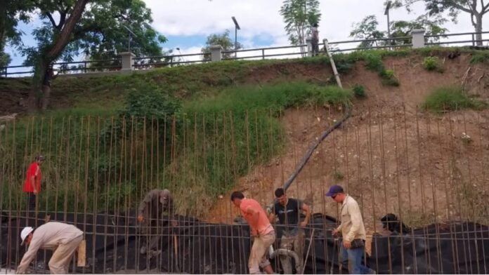 Construyen un muro de contención en la Costanera de Corrientes