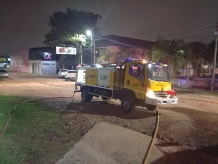 Incendio en un depósito de vehículos: bomberos evitaron daños mayores