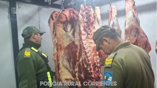 Secuestraron carne con tierra y pasto que estaba para la venta