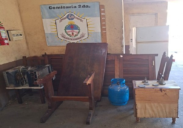 COMISARIA 2º URBANA: POLICIAS RECUPERAN VARIAS COSAS QUE HABRIAN SIDO DENUNCIADAS COMO ROBADAS