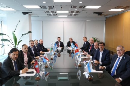 EN LA CIUDAD DE BUENOS AIRES: Juan Pablo Valdés y gobernadores del Norte Grande avanzaron en una agenda regional de desa