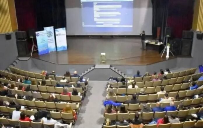 Ituzaingó: dictaron capacitación en inteligencia artificial para negocios